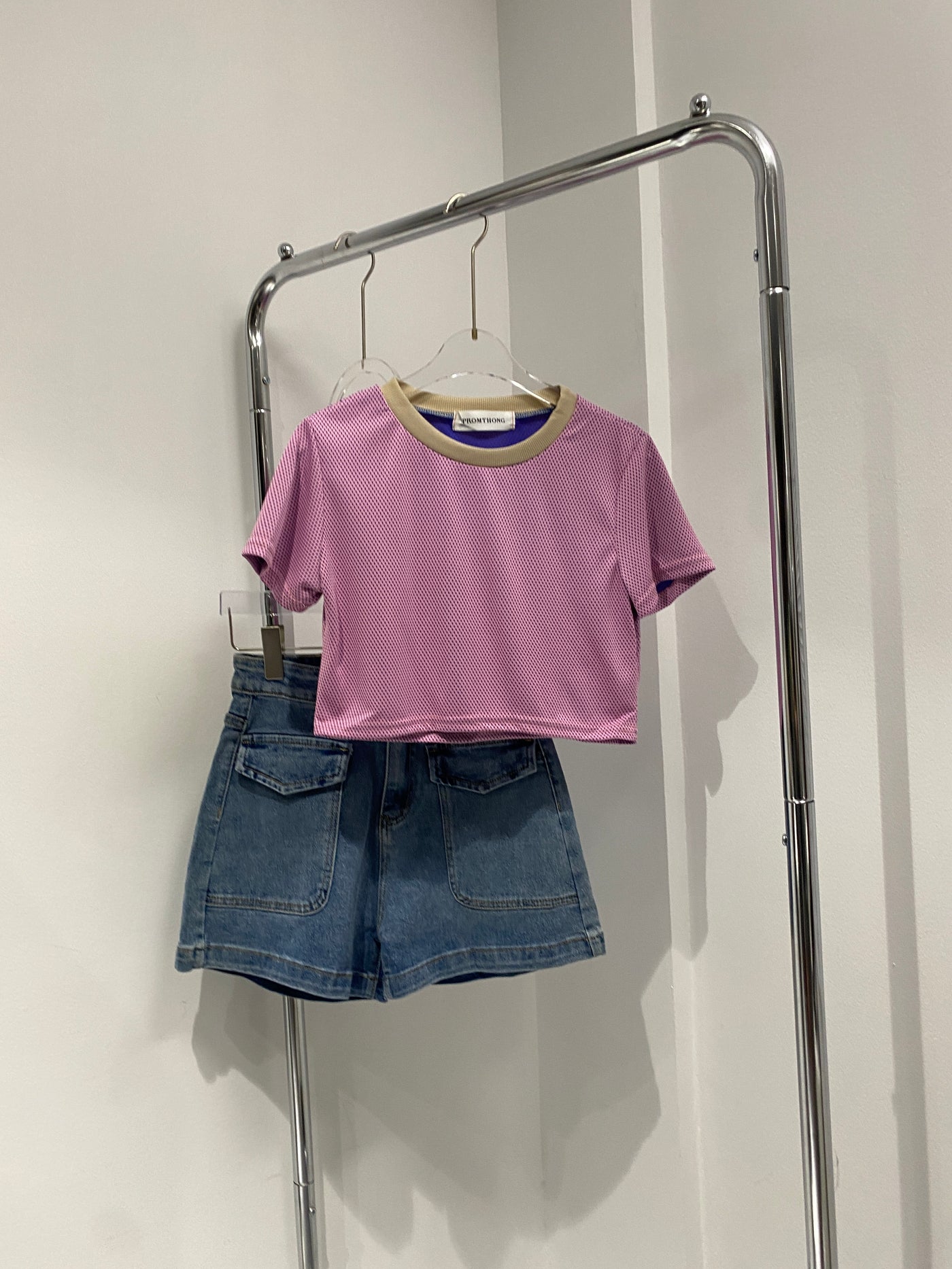 Color Contrast Cropped Tee - Punch