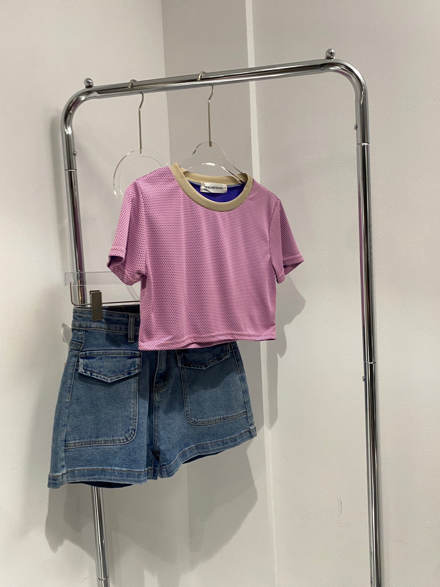 Color Contrast Cropped Tee - Punch