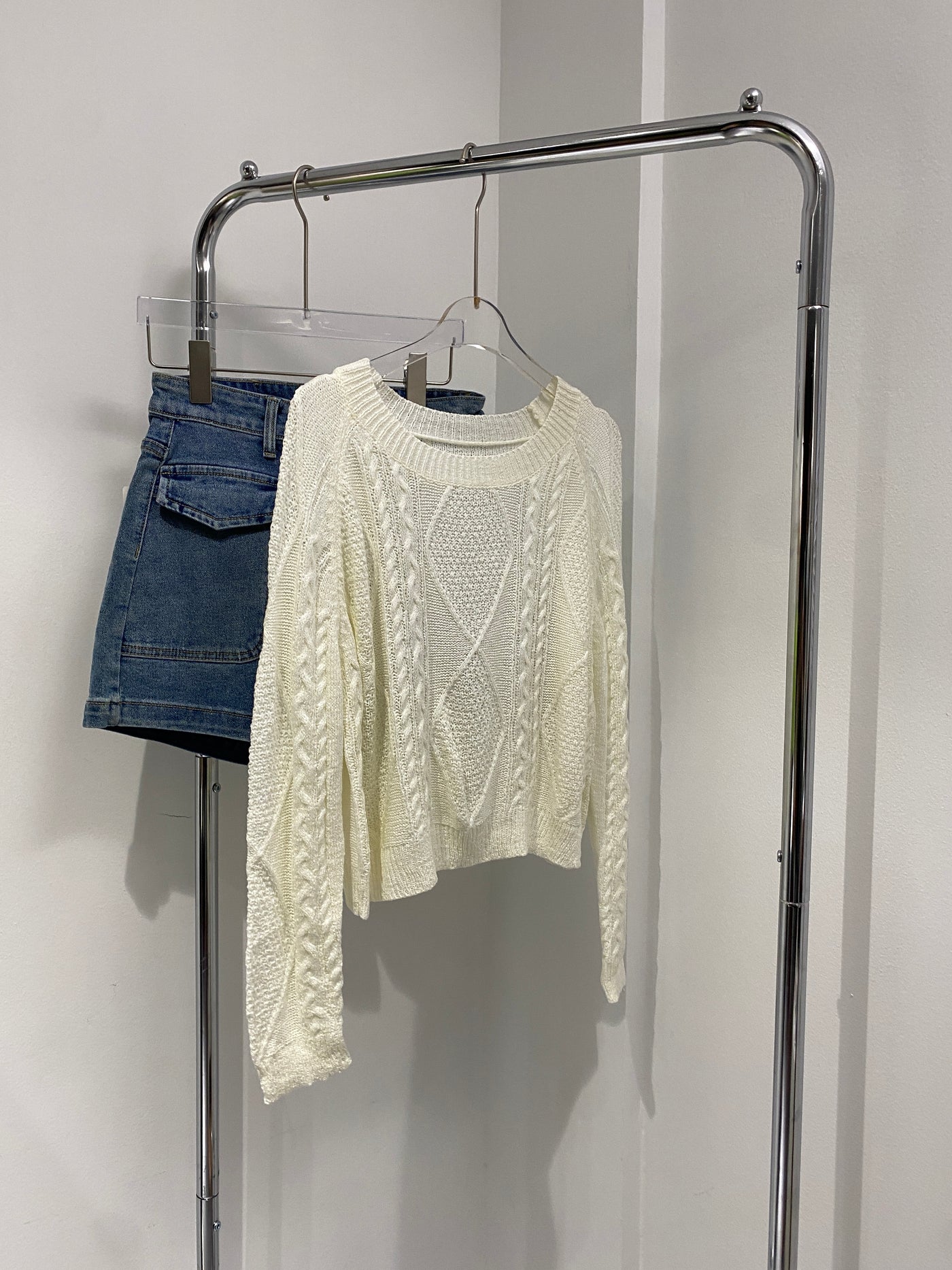 Cable Knit Round Neck Sweater - White